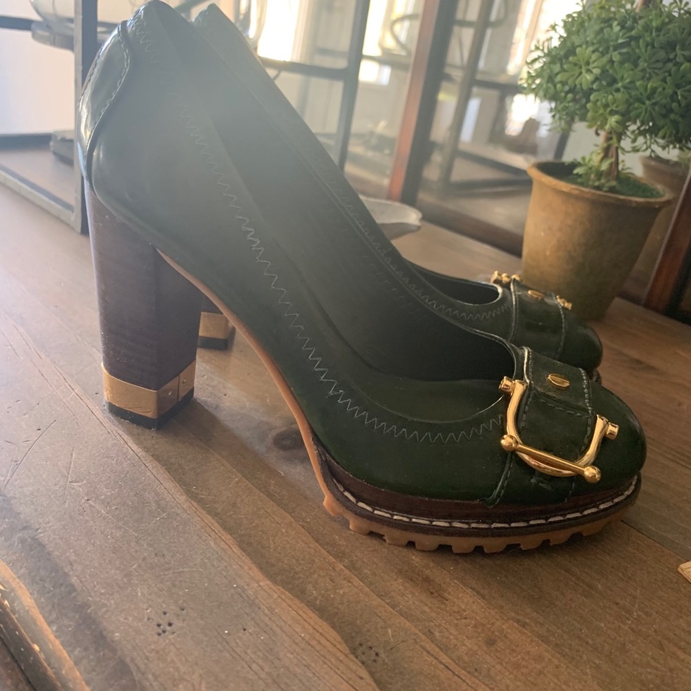 Tory Burch lug sole pump
